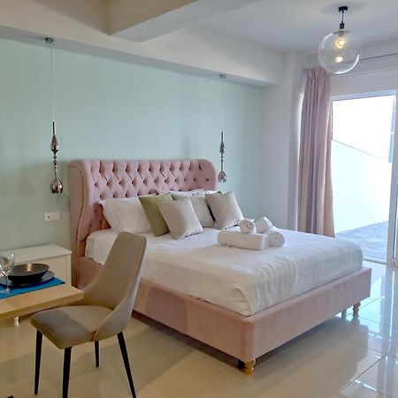 Epipleon Luxury Suites -106- Δωμάτιο 40Τμ Με Βεράντα 45Τμ Μπροστά Στην Θάλασσα Nafpaktos Bagian luar foto