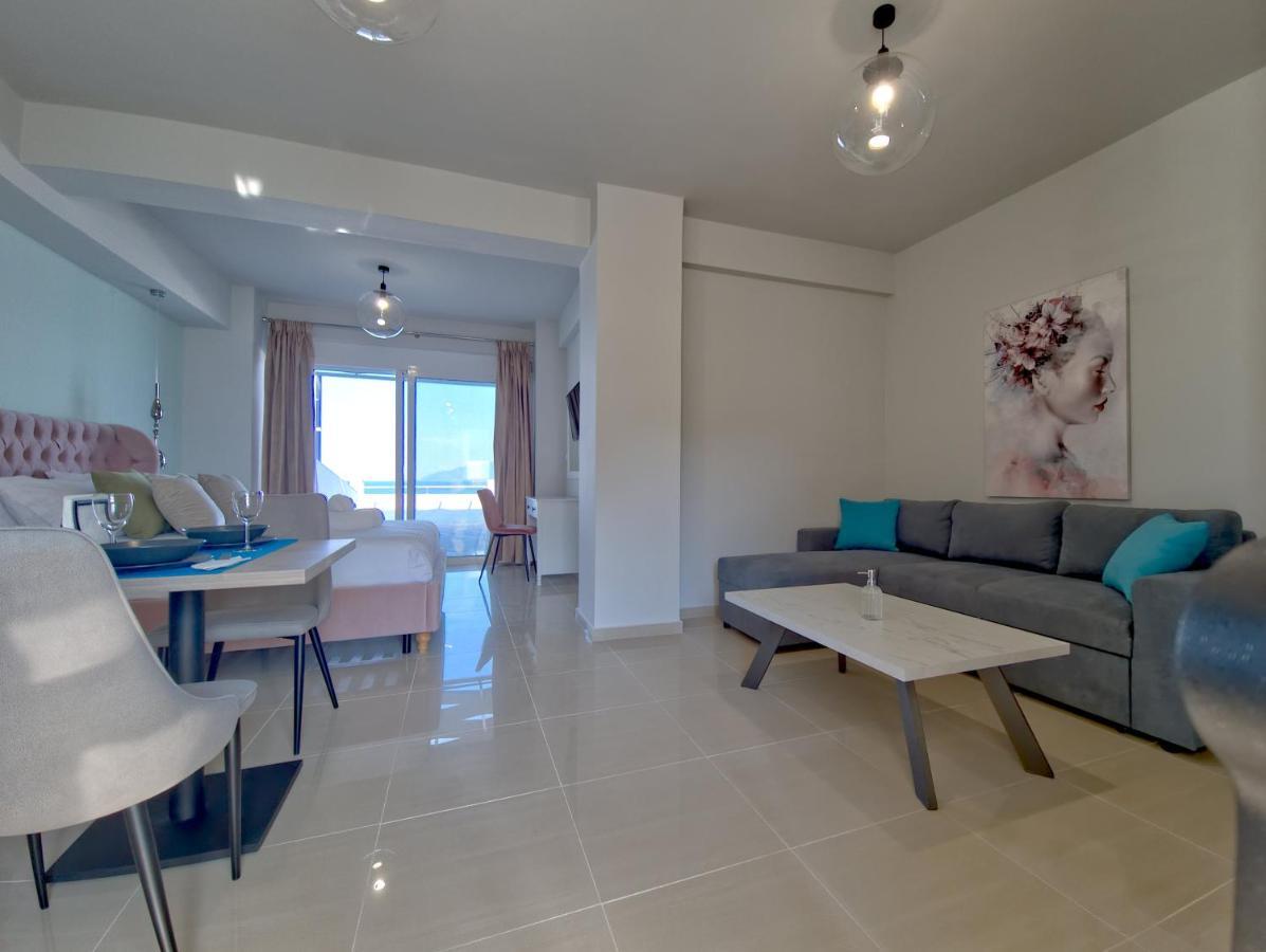 Epipleon Luxury Suites -106- Δωμάτιο 40Τμ Με Βεράντα 45Τμ Μπροστά Στην Θάλασσα Nafpaktos Bagian luar foto