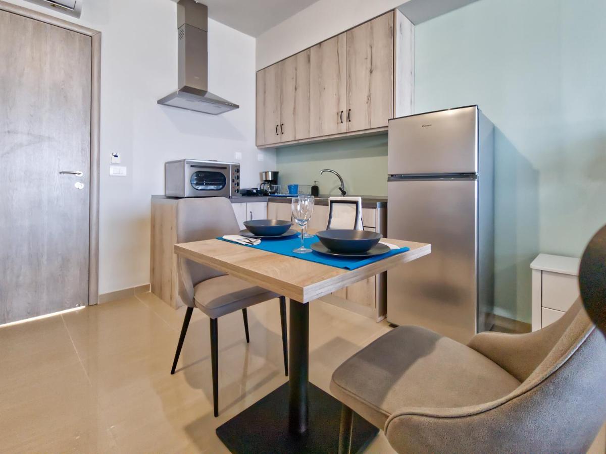 Epipleon Luxury Suites -106- Δωμάτιο 40Τμ Με Βεράντα 45Τμ Μπροστά Στην Θάλασσα Nafpaktos Bagian luar foto