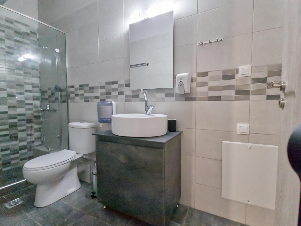 Epipleon Luxury Suites -106- Δωμάτιο 40Τμ Με Βεράντα 45Τμ Μπροστά Στην Θάλασσα Nafpaktos Bagian luar foto