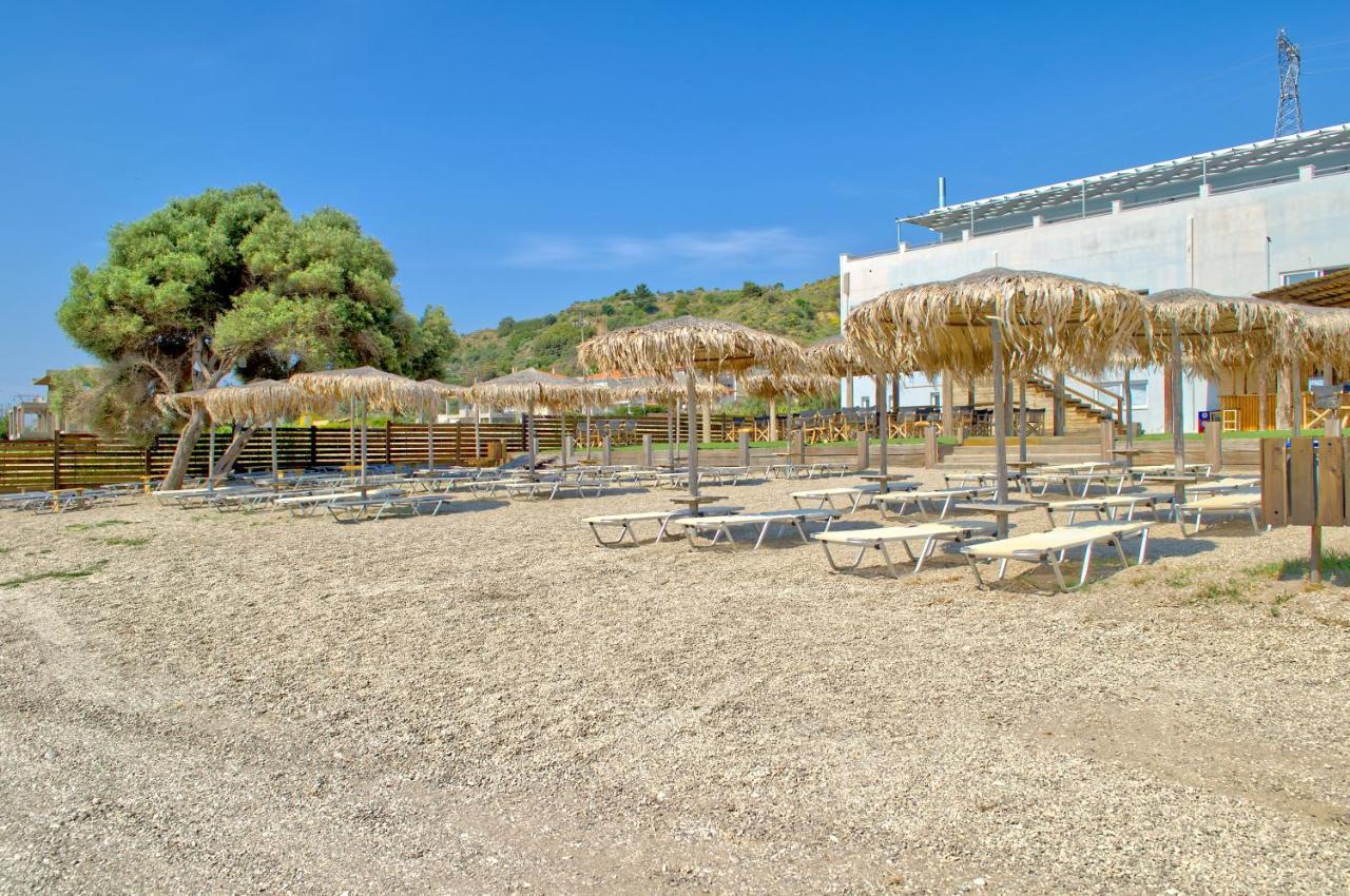 Epipleon Luxury Suites -106- Δωμάτιο 40Τμ Με Βεράντα 45Τμ Μπροστά Στην Θάλασσα Nafpaktos Bagian luar foto