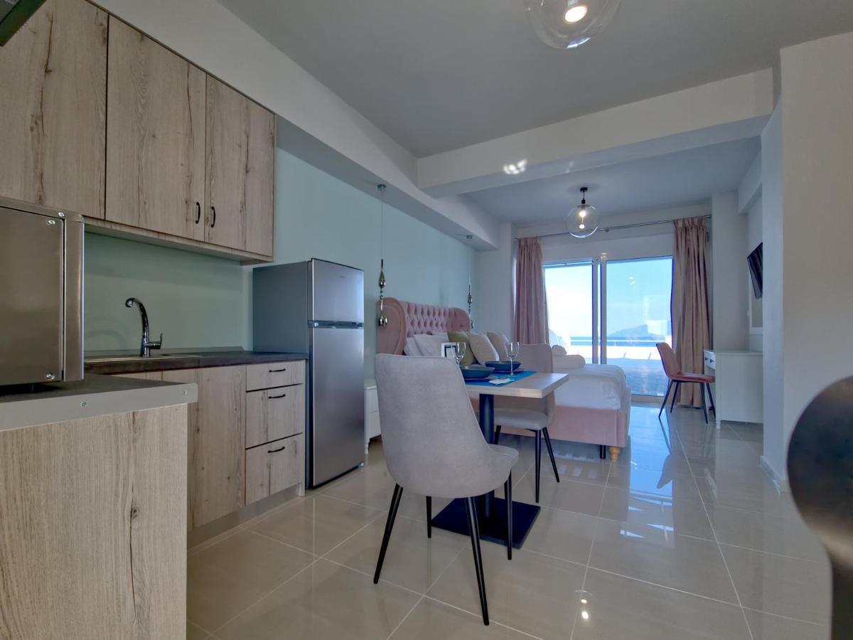 Epipleon Luxury Suites -106- Δωμάτιο 40Τμ Με Βεράντα 45Τμ Μπροστά Στην Θάλασσα Nafpaktos Bagian luar foto